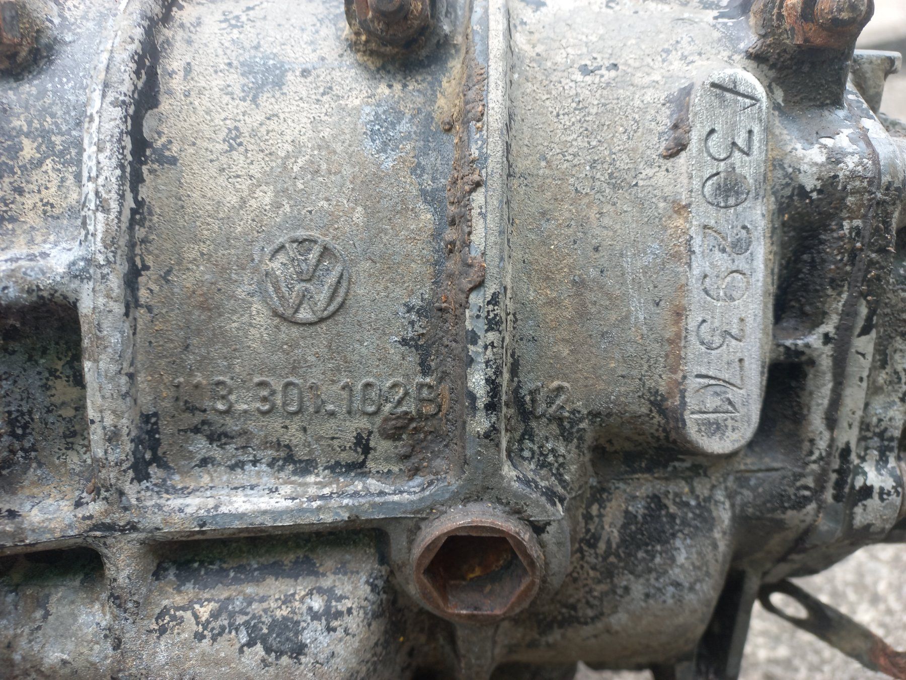 Volkswagen Tutti pezzi di ricambio auto: Oldtimer VW Käfer Getriebe / Hinterachse verm ca.1953 - 1956 – Usato da DULLIKEN venduto da Lerchclassicdulliken 5