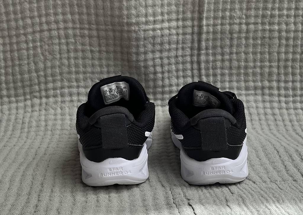 Nike Scarpe da uomo: Gr.25, Nike Star Runner schwarz – Usato da Gattikon venduto da AnnettFloh 4