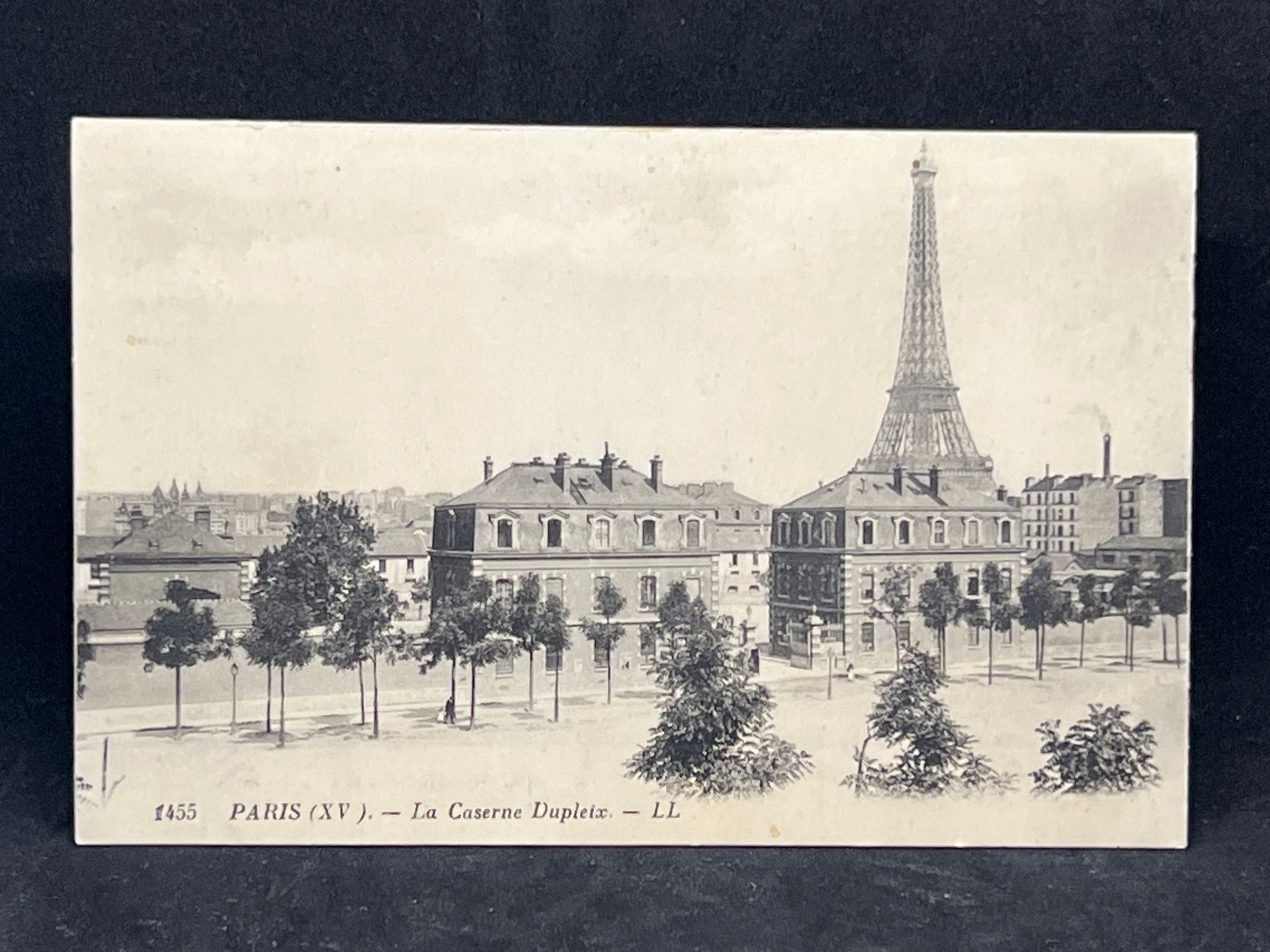 Cartes postales: Ansichtskarte: Paris - La Caserne Dupleix – D'occasion à Widnau par Brusi9