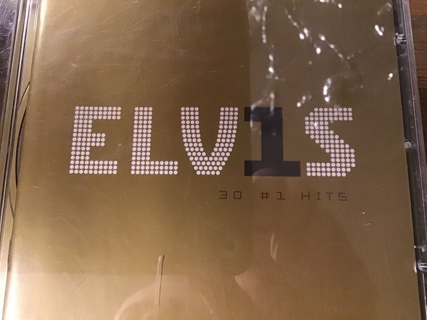 CD: ELVIS    30  Hits.    o – Usato da Thierachern venduto da sweden08