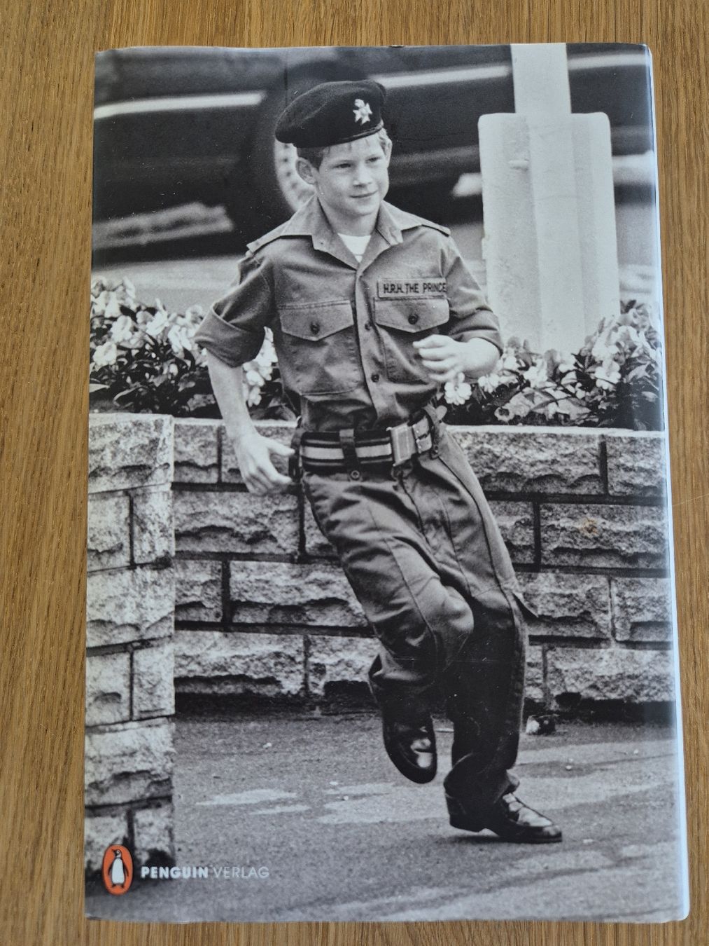 Libri: Prinz Harry Biografie "Reserve" – Usato da Bern venduto da miruslav 1