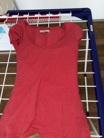 Rotes T-Shirt Grösse M bershka