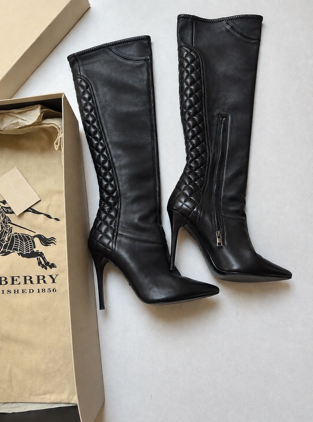 Scarpe per cavalli: Burberry boots size 40 – Usato da Vevey venduto da ledidream