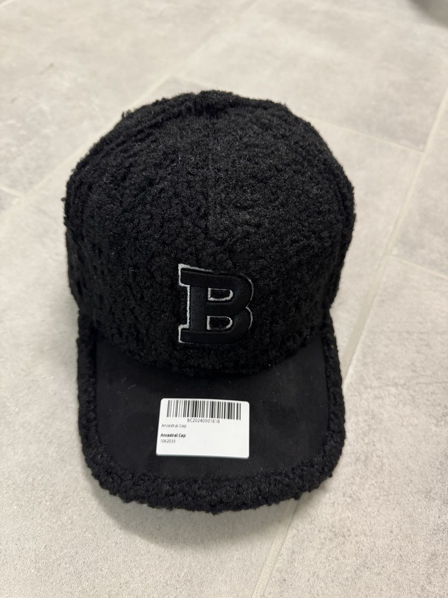 Copricapi, berretti & cappellini: 4 Snapback Caps - Winter & Stoff Caps – Nuovo (secondo la descrizione) da Fislisbach venduto da an2an 1