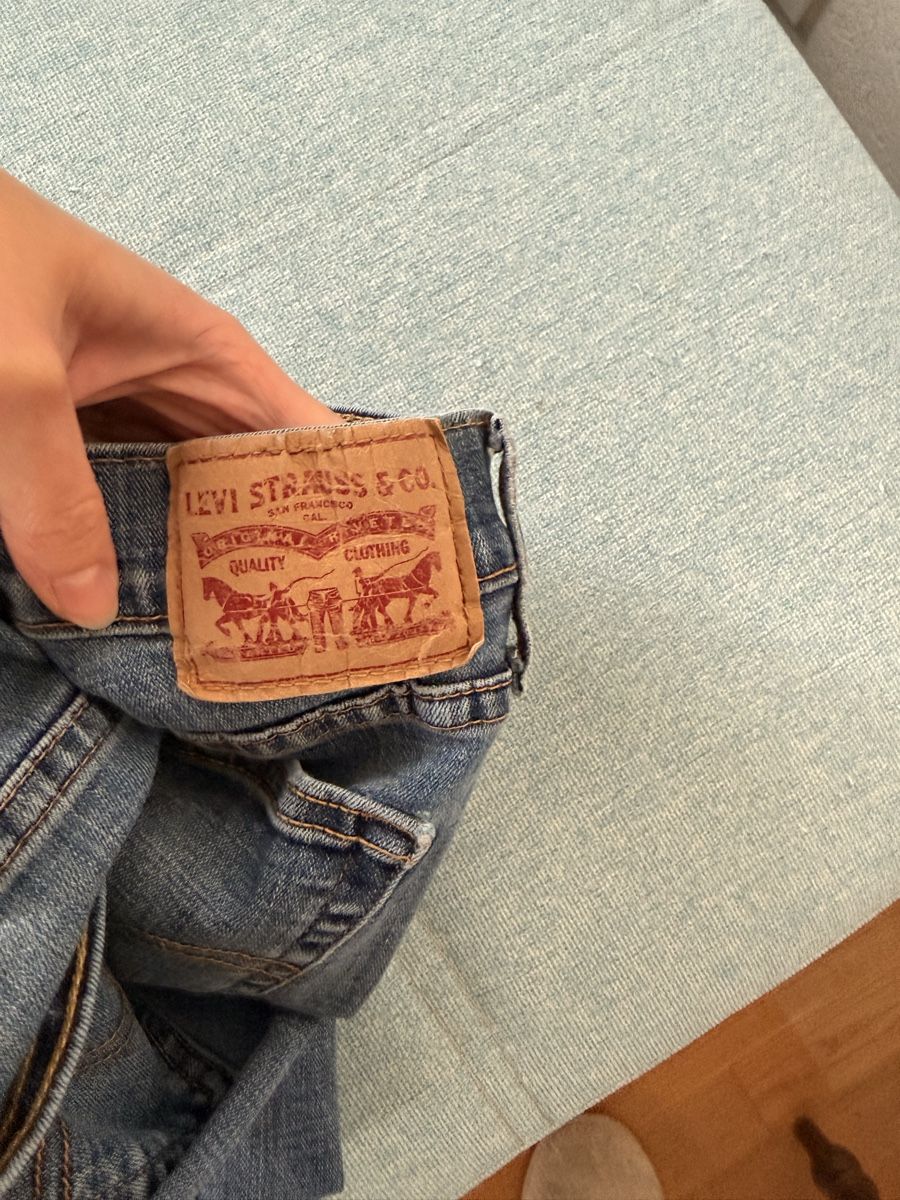 Levi's Jeans: Levi’s jeans  – Usato da Blonay venduto da ana_cfz5 2