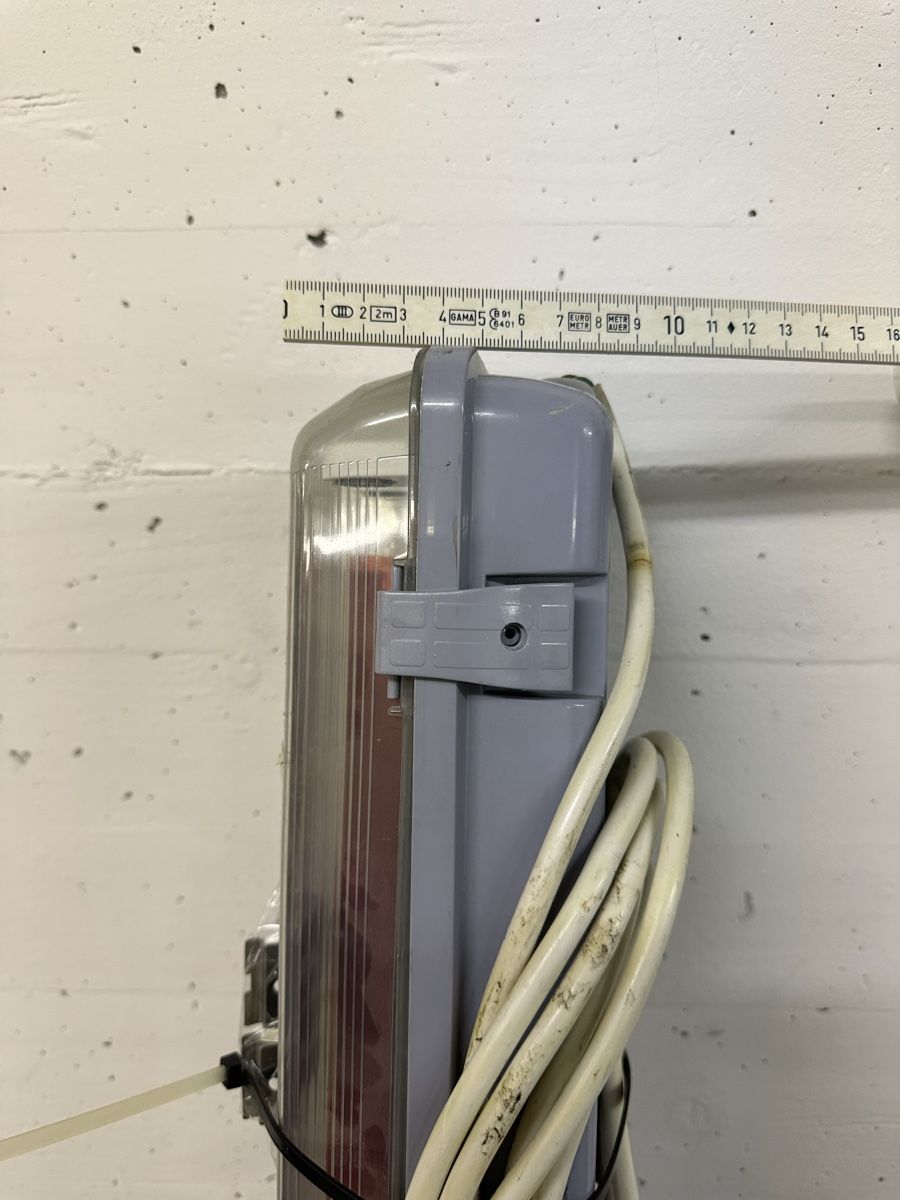 Lampen: Neonlampe Doppel – Gebraucht aus Schlieren von Moma0 1