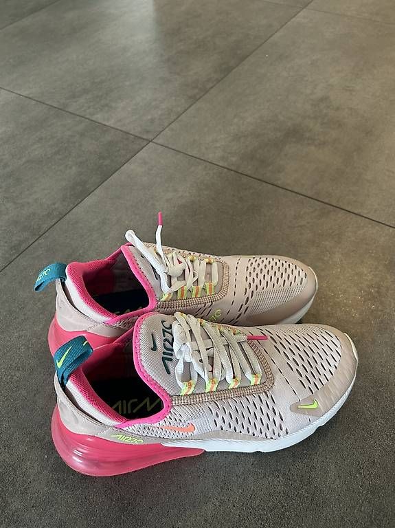 Nike Scarpe da donna: Nike air max 27c – Usato da Utzenstorf venduto da Liverpool91