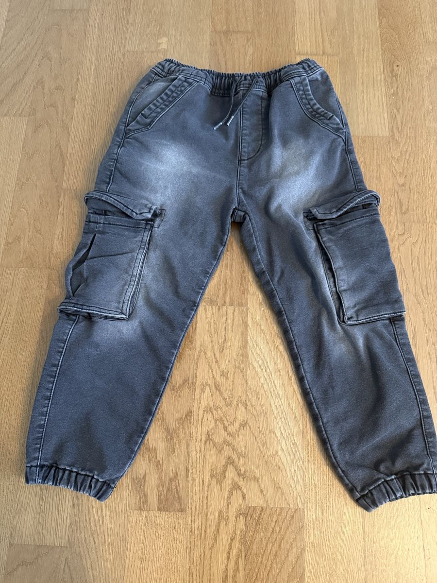 H&M Pantaloni: Hosen Jungen Paket  – Usato da Cham venduto da JLo87 1