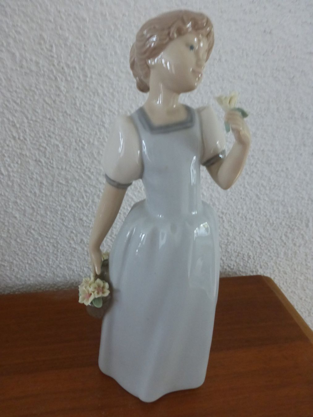 Figuren: Porzellan Mädchen Nao – Gebraucht aus Winterthur von Isi66