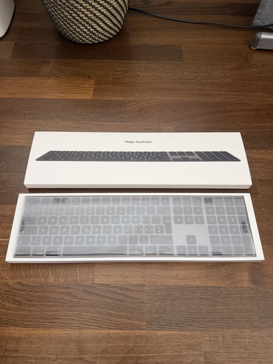 Apple Tastiere: Apple Magic Keyboard mit Ziffernblock Space Grau – Nuovo (secondo la descrizione) da Brugg AG venduto da dFir-023 1