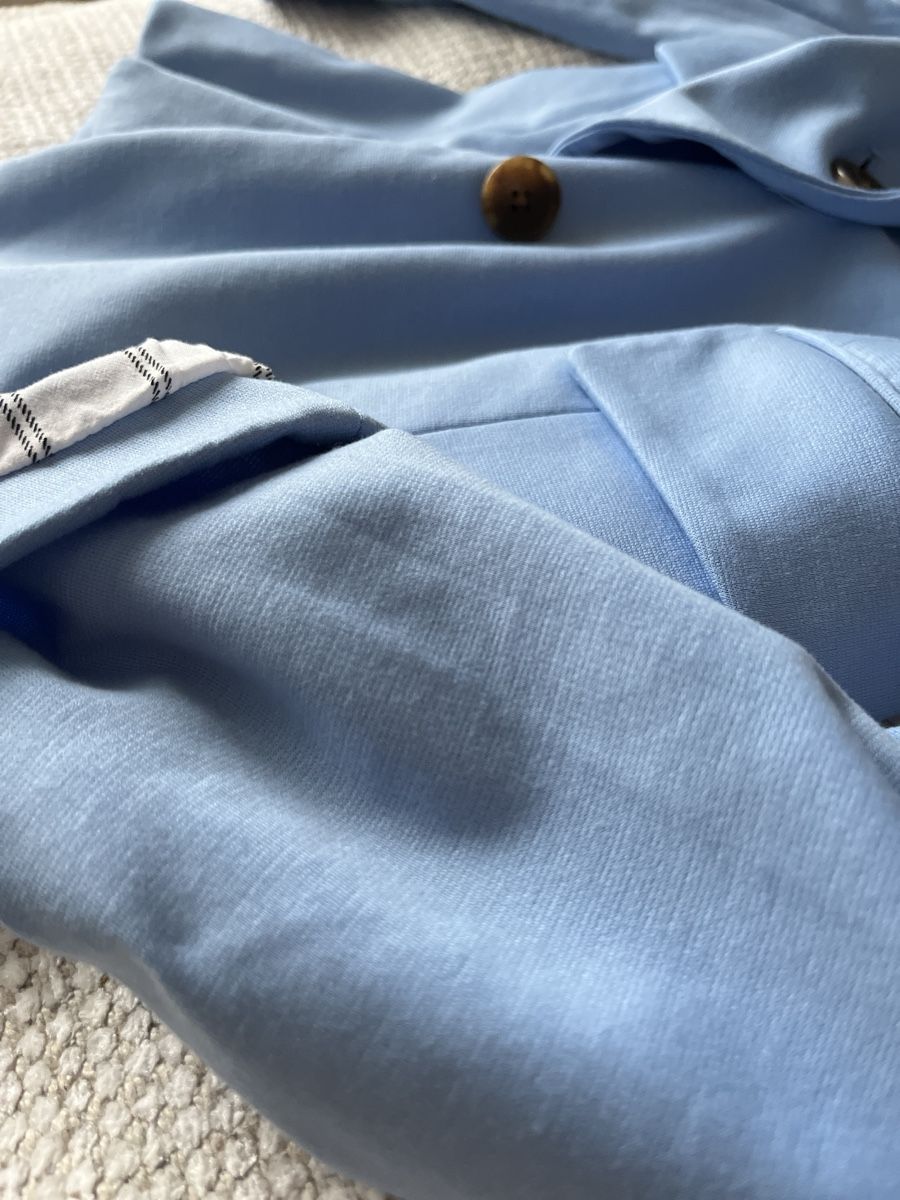 Stradivarius Giacche: Bequemer Stradivarius Blazer in hellblau – Usato da Zürich venduto da sheijla 2