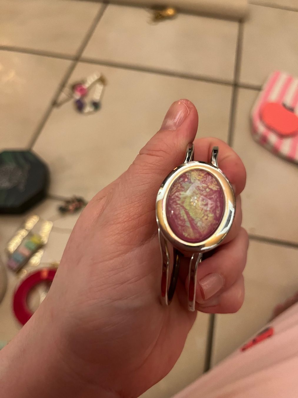 Bracciali & Braccialetti: Bracelet argenté pierre rose ouverture devant – Usato da Porrentruy venduto da Madamebovary