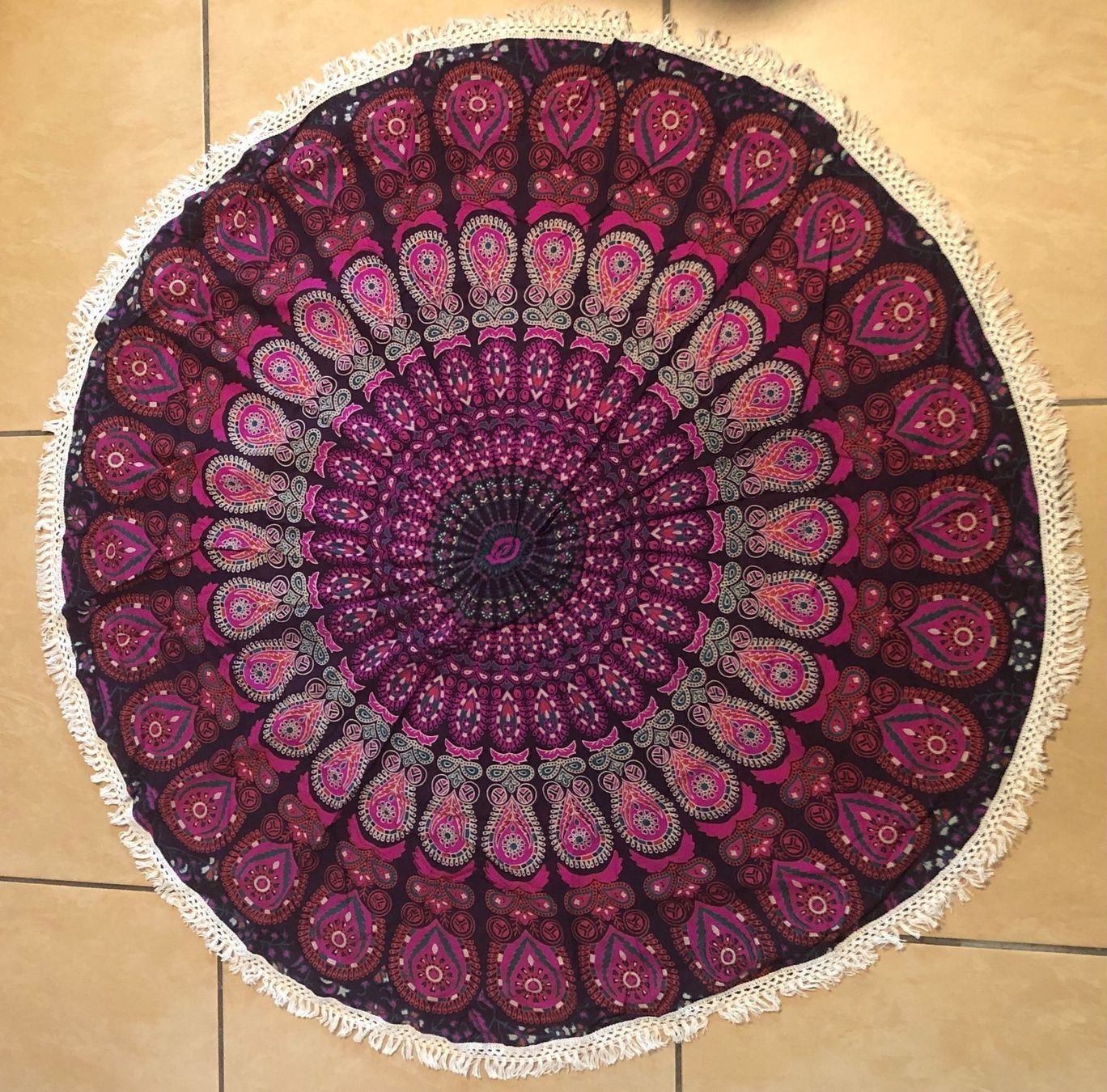 Tutte le decorazioni: PAREO MANDALA – Nuovo (secondo la descrizione) da chiasso venduto da Wulli