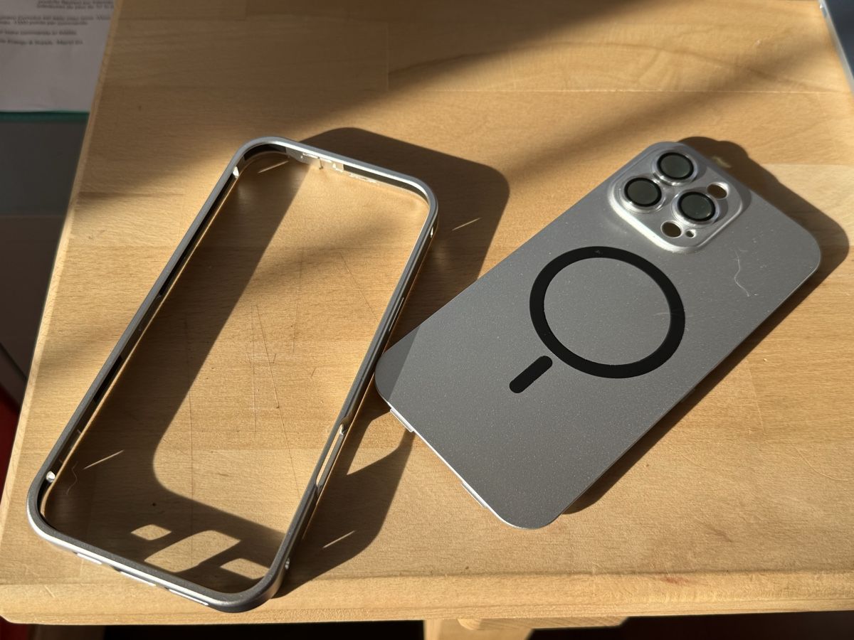 Apple Cover & Protezioni schermo: Coque iPhone 16 Pro Max – Nuovo (secondo la descrizione) da Neyruz FR venduto da dom1964