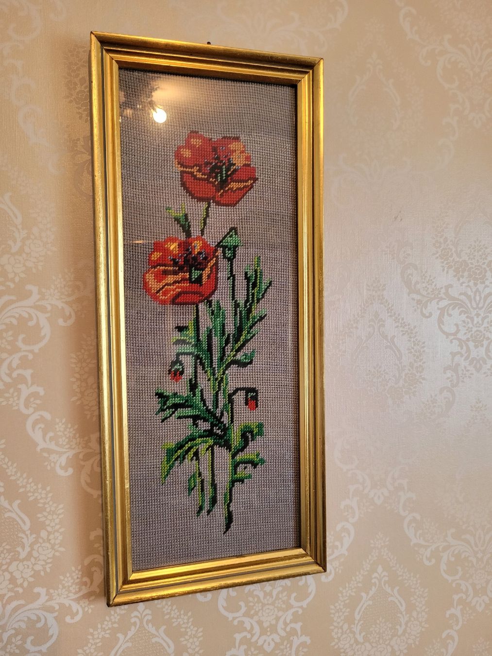 Gemälde: Gesticktes Bild Mohnblumen Goldrahmen Wandbild – Gebraucht aus Gisikon von Flowerpower92
