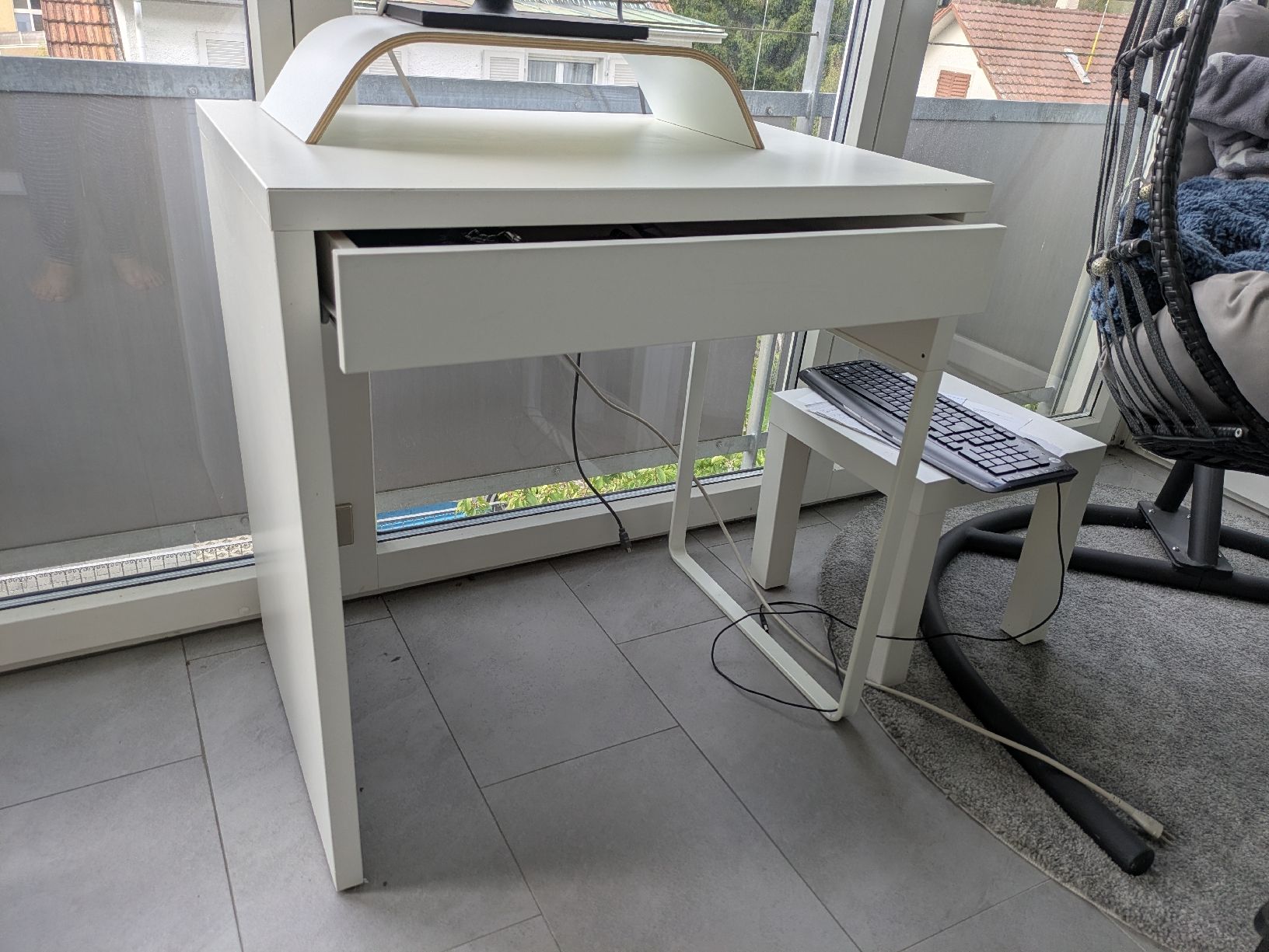 Ikea Scrivanie: Ikea Micke Schreibtisch – Usato da Aarburg venduto da caeru01 1