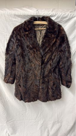 Echte Pelzjacke braun, warm & luxuriös für kalte Tage