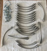 19 Möbelgriffe / Bügelgriffe inkl. Montageschrauben (25mm)