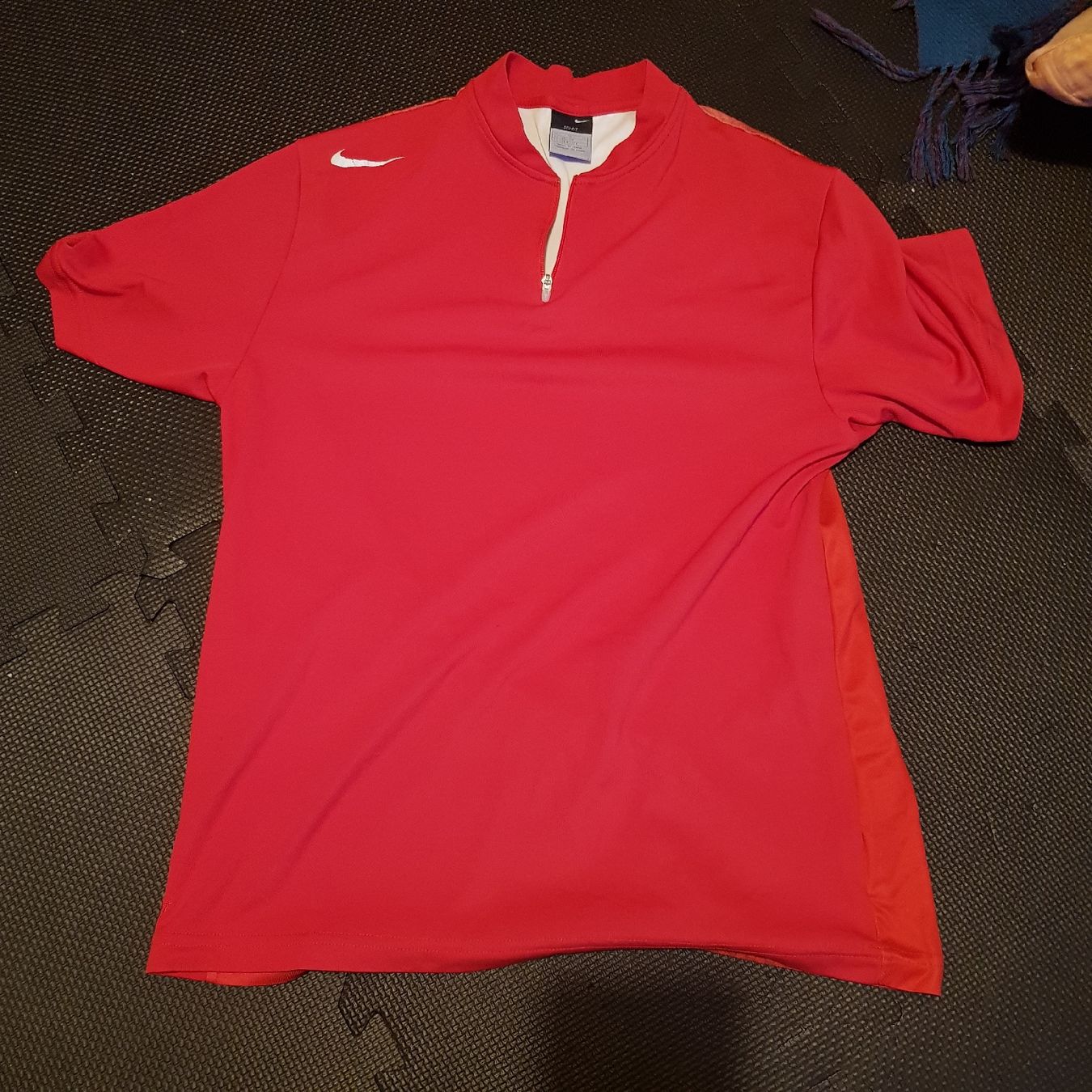 Nike Canottiere & Pantaloni: t shirt Nike – Usato da Cernier venduto da HANDRES07