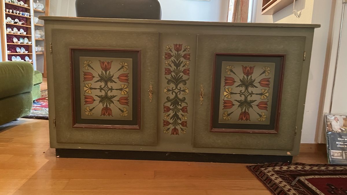 Armadi: Handbemaltes Sideboard/Schränklein – Usato da Appenzell venduto da nana33