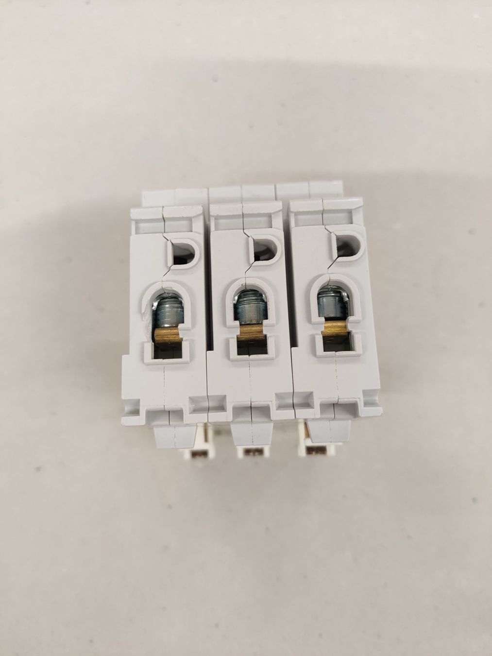 ABB Interruttori: LS "C" 16A 3Pol ABB Smissline – Usato da Volketswil venduto da mar_c5pv 5