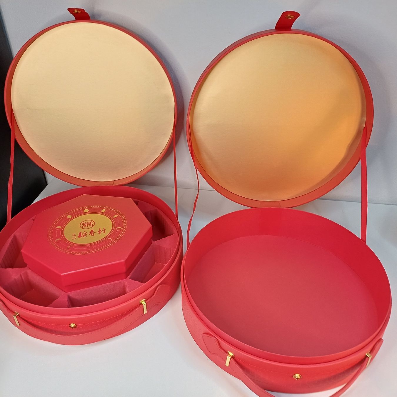 Casse di trasporto: Exklusive grosse chinesische Geschenkbox / Premium – Usato da Zürich venduto da Secondito