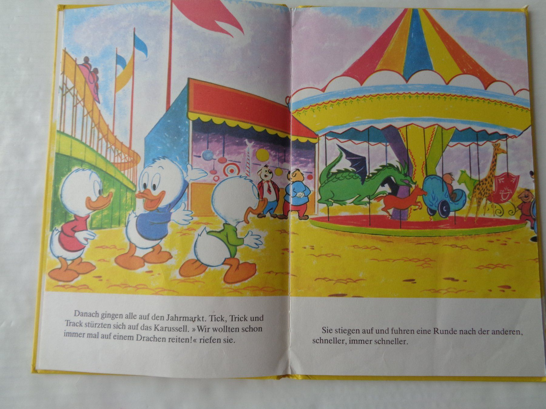 Comics: 2 Walt Disney Bücher - Micky Maus & Donald Duck - 1976 – Gebraucht aus Chur von Oregano1 8