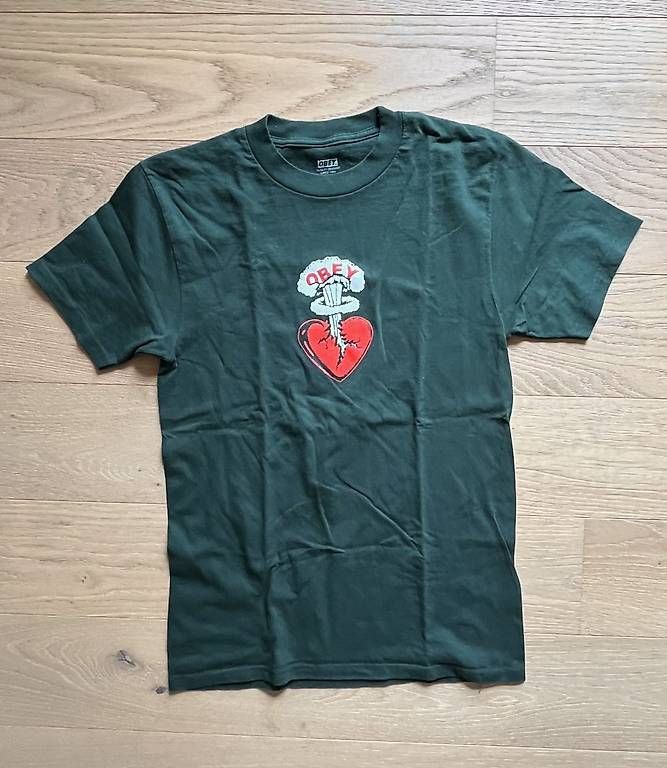 T-shirt: Obey T-Shirt – Usato da Ostermundigen venduto da Idunn