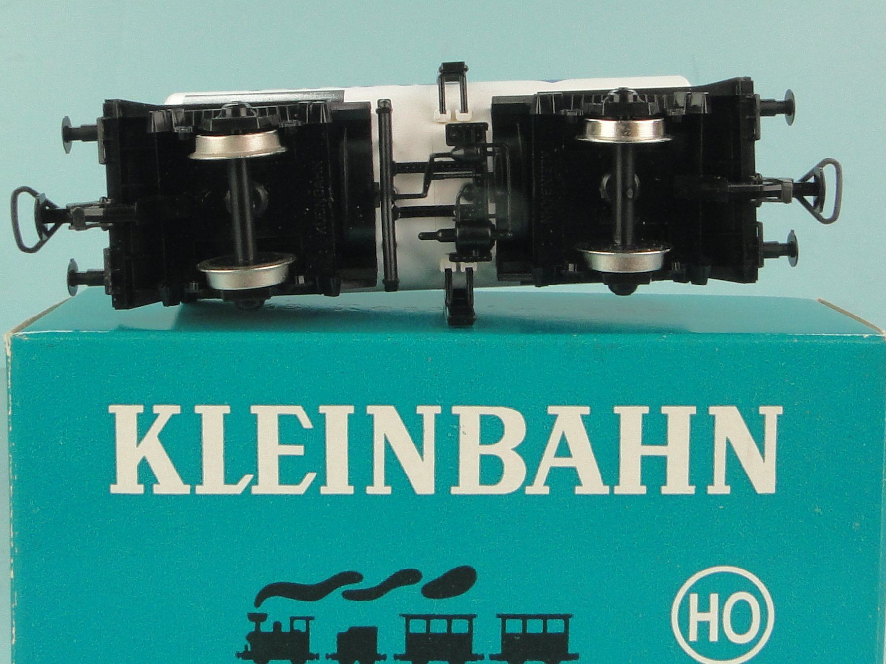 Kleinbahn Trains électriques: Kleinbahn 319 H0 ARAL – D'occasion à Bülach par cann11 1