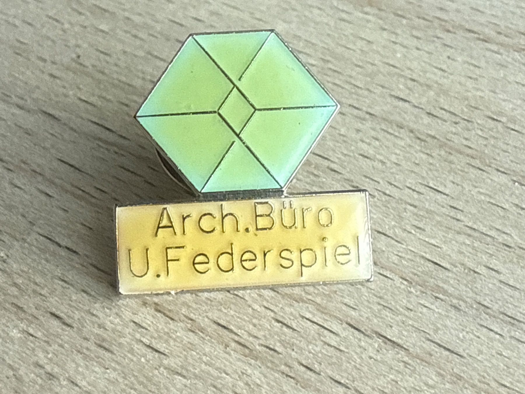 Placchette & Badge: Pin Arch.Büro U.Federspiel – Usato da Glattbrugg venduto da Schweigmatt