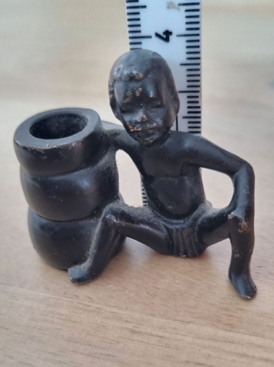 Figuren: FIGUR Junge sitzend patiniert Deko – Gebraucht aus Schöftland von aiiko 4