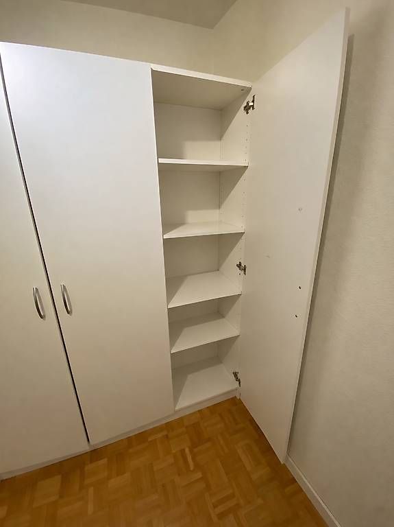 Schränke: Kleiderkasten – Gebraucht aus Wädenswil von Itna 2