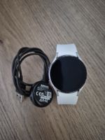 Samsung Galaxy Watch 4 weiss Ladegerät guter Zustand