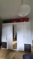 Kleiderschrank 