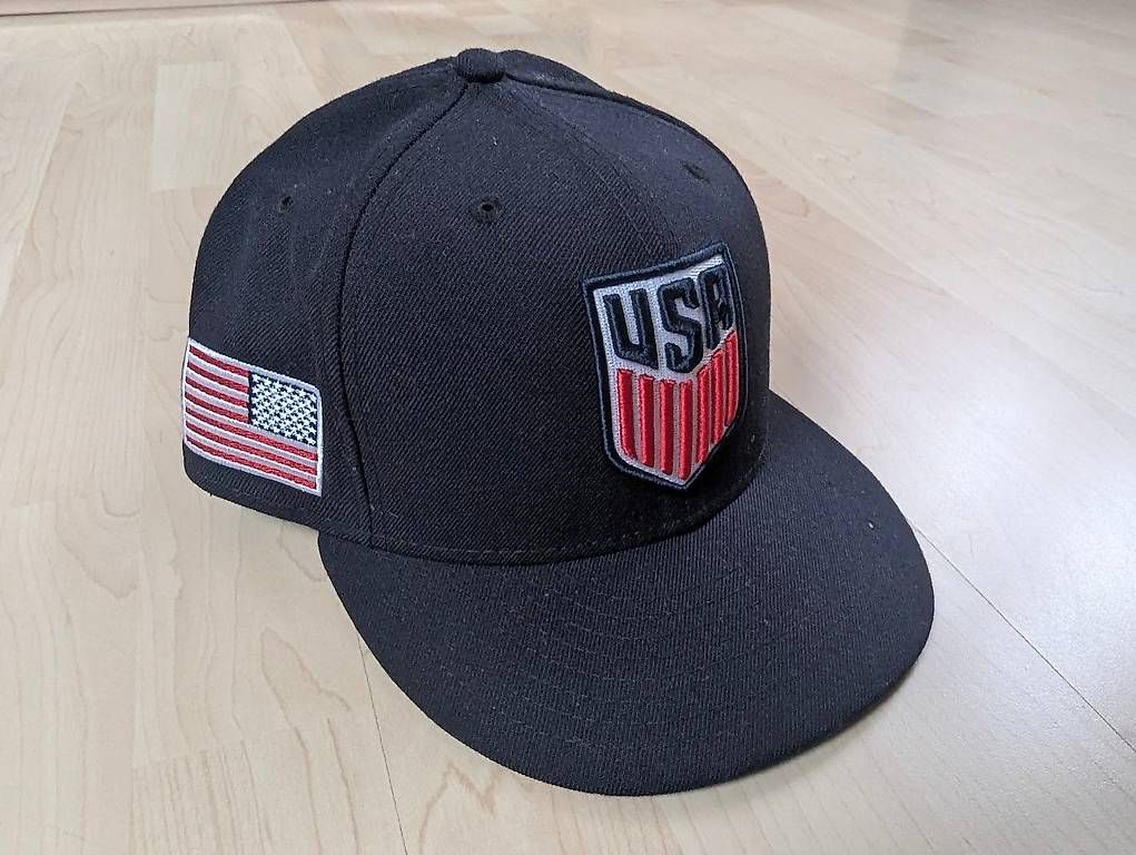 Copricapi, berretti & cappellini: New Era Cap - USA - Size 7. 1/4 – Usato da Rothrist venduto da Eclipsech