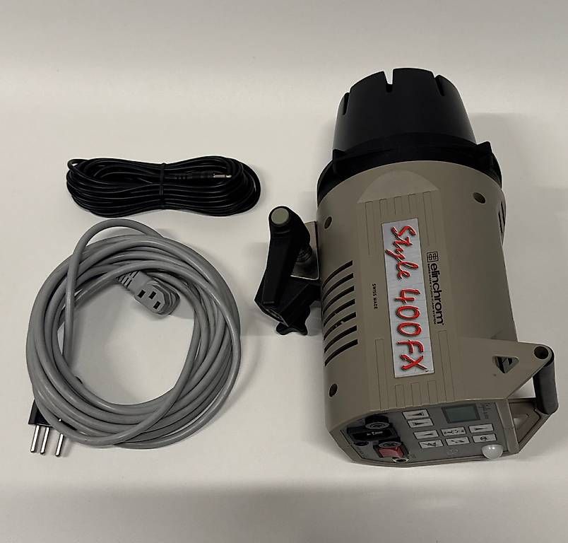 Blitze: 2x Elinchrom Style 400 FX Kompaktblitzgerät – Gebraucht aus Gelterkinden von Jbiland