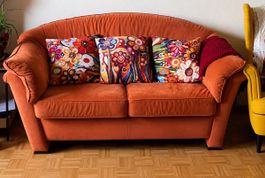 3-Sitzer Sofa in Terrakotta/Orange – bequem & gepflegt