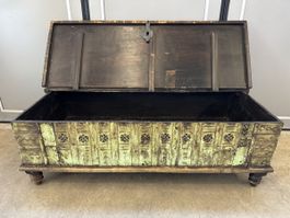 Couchtisch (Alte Truhe) Vintage Möbelstück (130x64x42) 🗃️