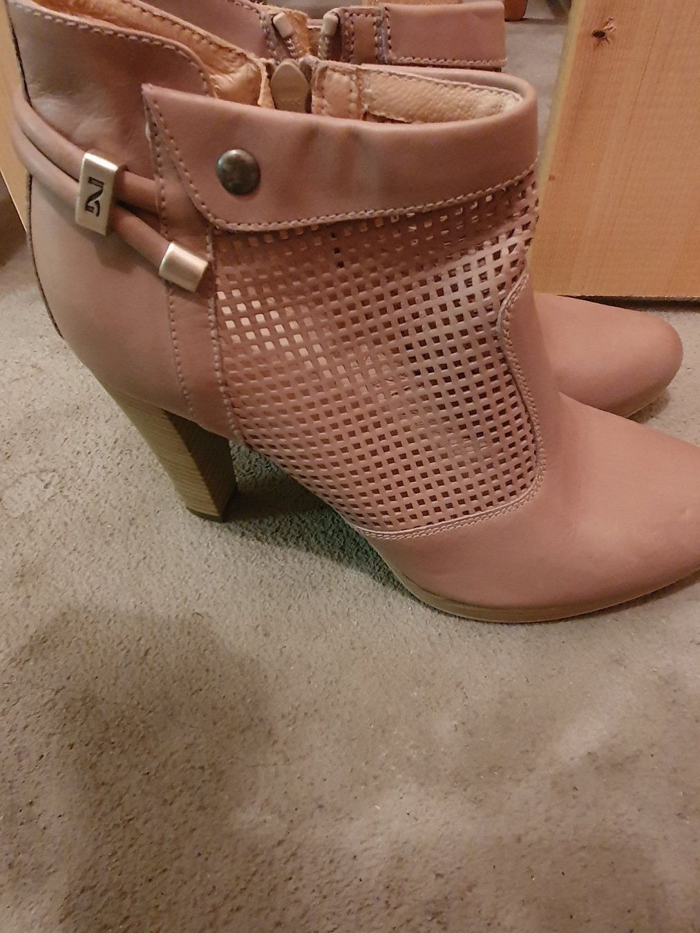 Scarpe da donna: Stiefeletten Gr. 40 Echt Leder – Usato da Davos-Dorf venduto da Bpelikan 1