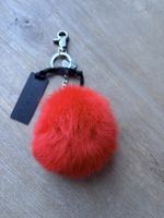 Porte-clés OAKWOOD Xena neuf avec pompon rouge 🎁