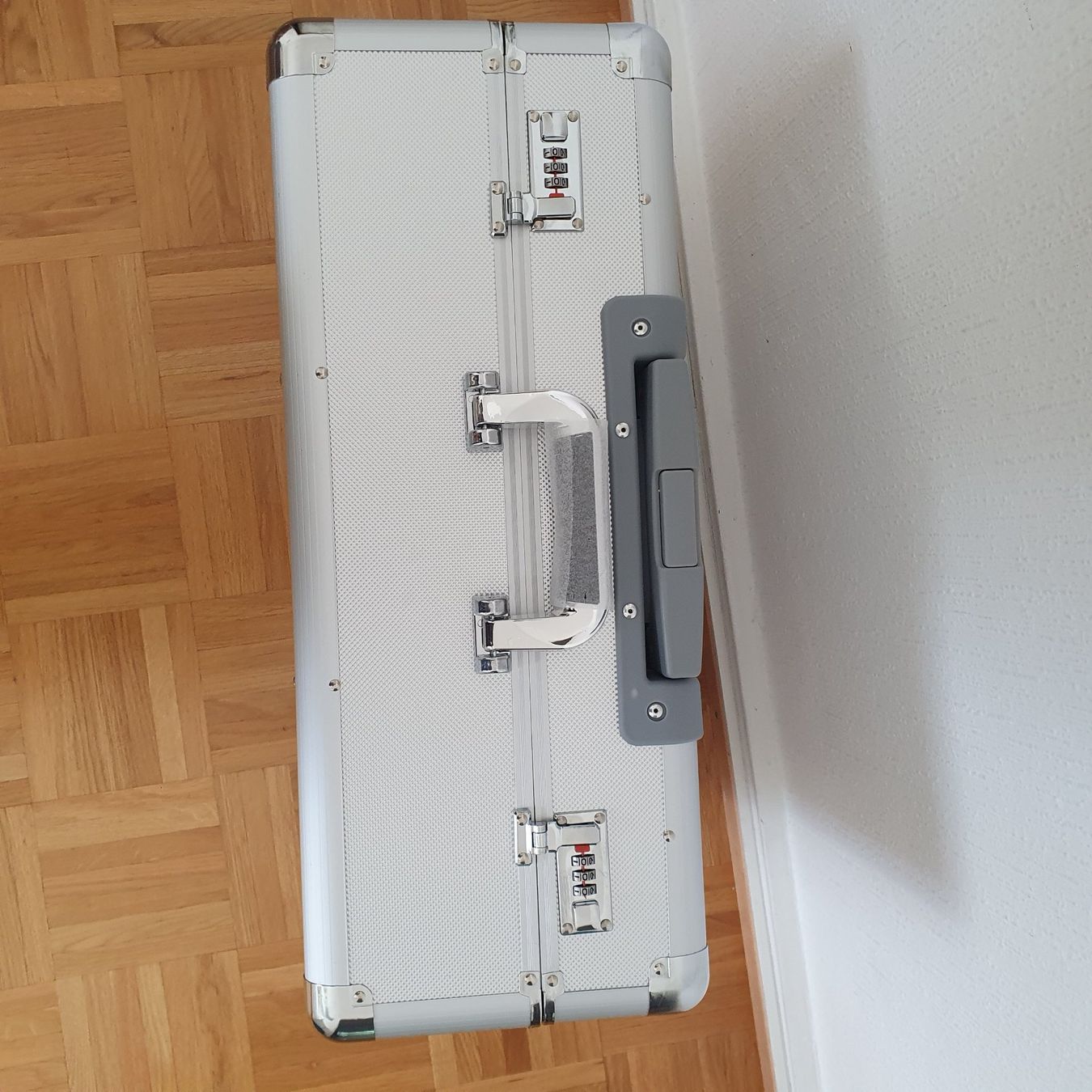Valigie: Valise trolley élégante argenté, parfait état – Nuovo (secondo la descrizione) da Prilly venduto da RoDyRe 3