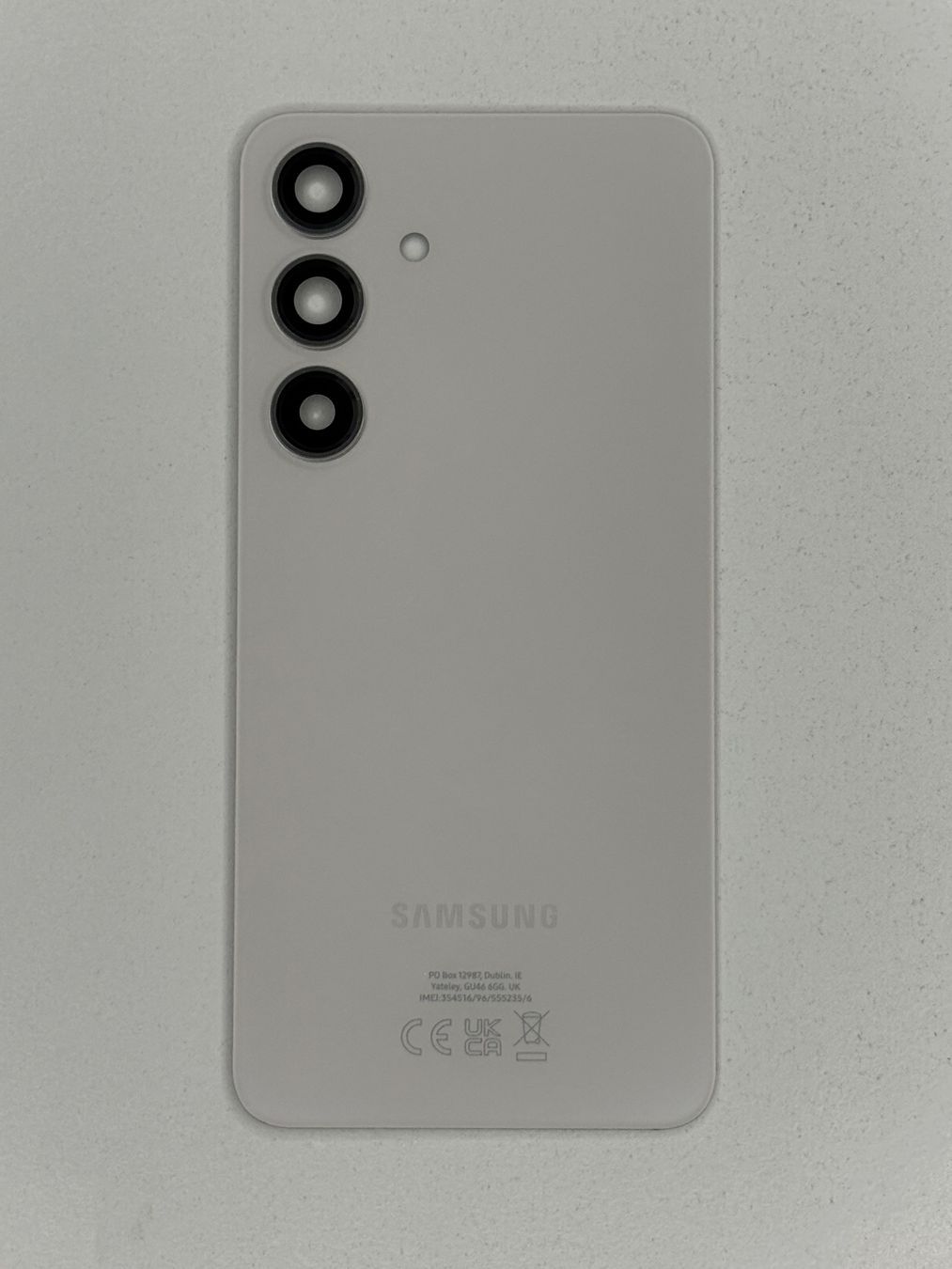 Samsung Telefoni cellulari / Smartphones: Vitre arrière Originale Samsung S24 Gris Marbré – Usato da Zug venduto da ElPhone