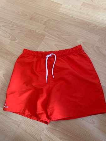 Joli short de bain rouge Décathlon taille. S neuf