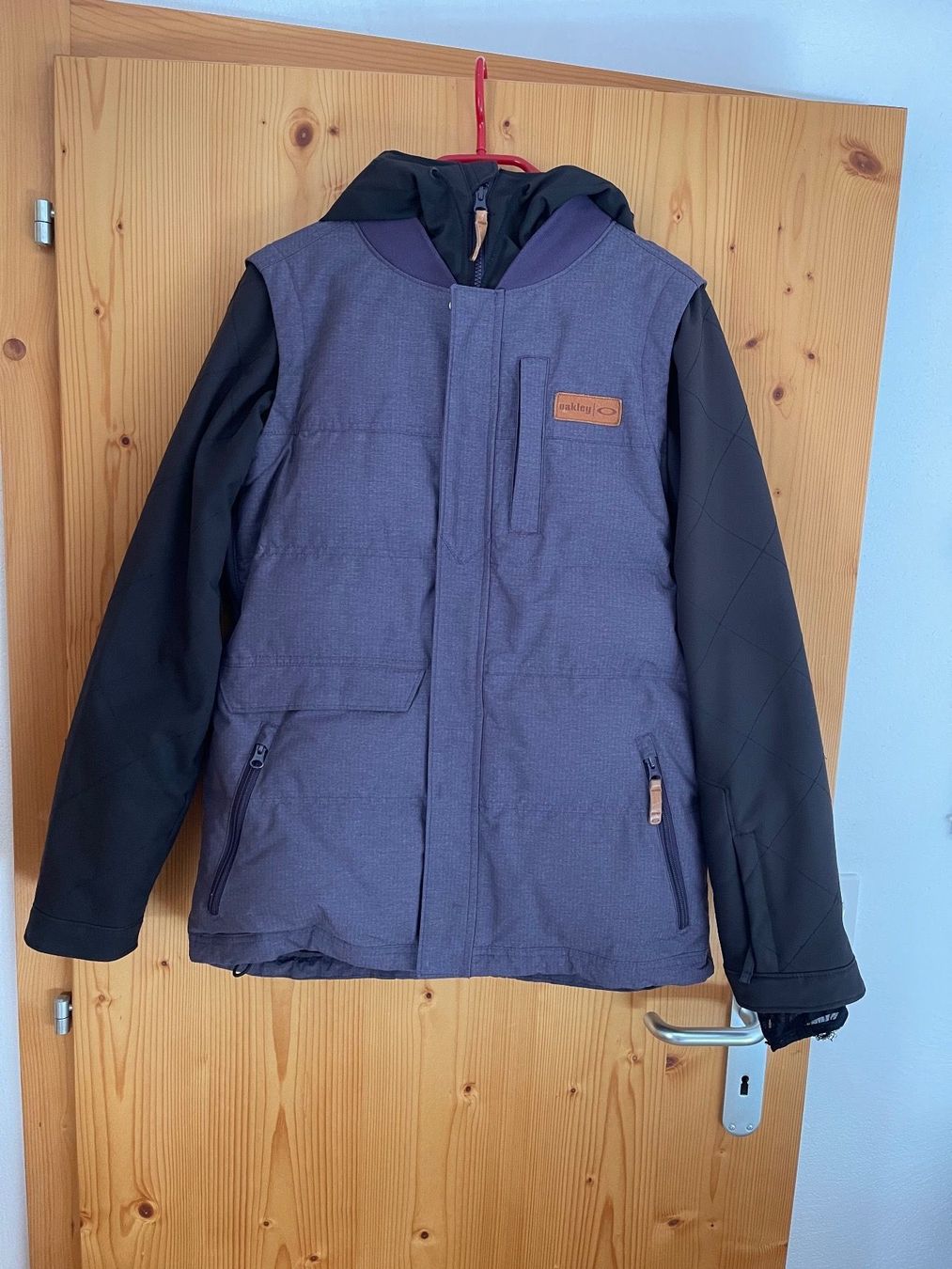 Jacken: Oakley Damen Ski Jacke – Gebraucht aus Ruschein von Motorider2001