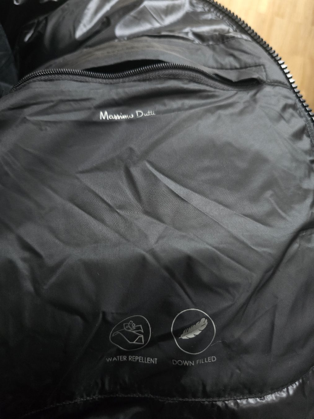 Massimo Dutti Giacche: Doudoune Massimo Dutti, taille M, Noir, comme neuve! – Usato da Mont-sur-Lausanne venduto da Didinho 2