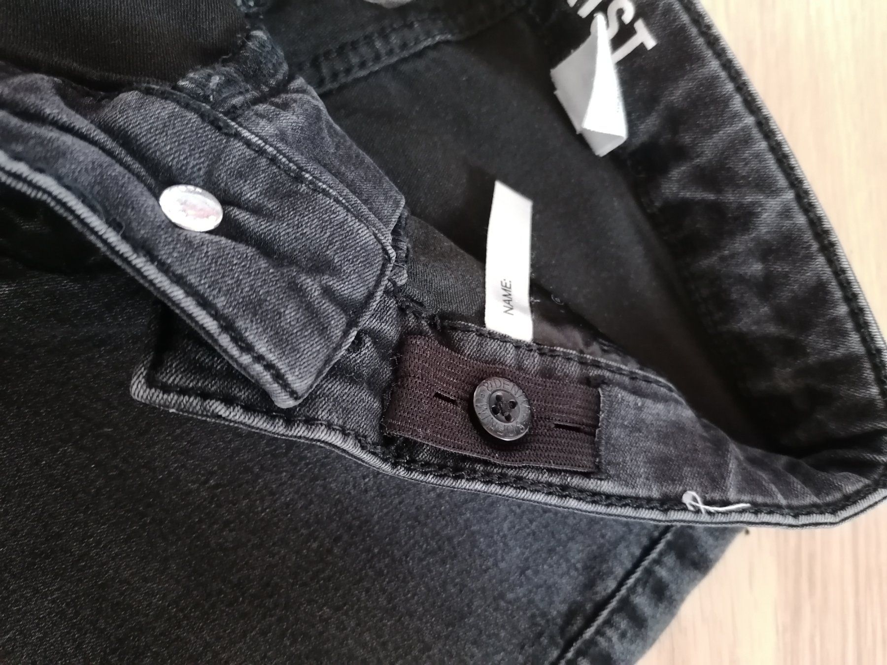 Pantaloni: Short, bas, pantalons, short en jean – Usato da Montcherand venduto da petiteoune75 3