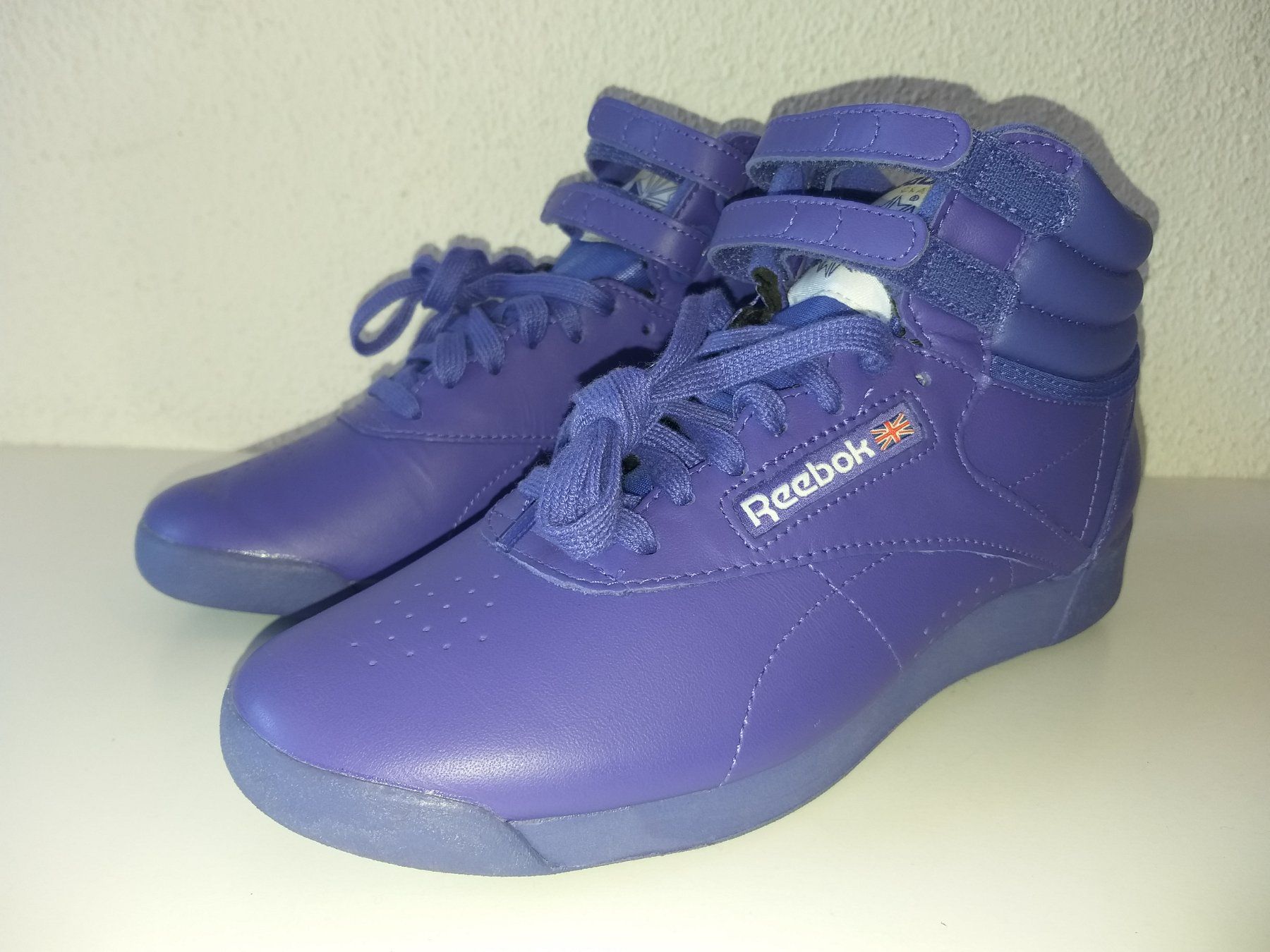 Fila Damenschuhe: FILA  Chaussures / Schuhe  Pointure / Nummer 37,5 – Gebraucht aus Cossonay-ville von Super-Price-Quality