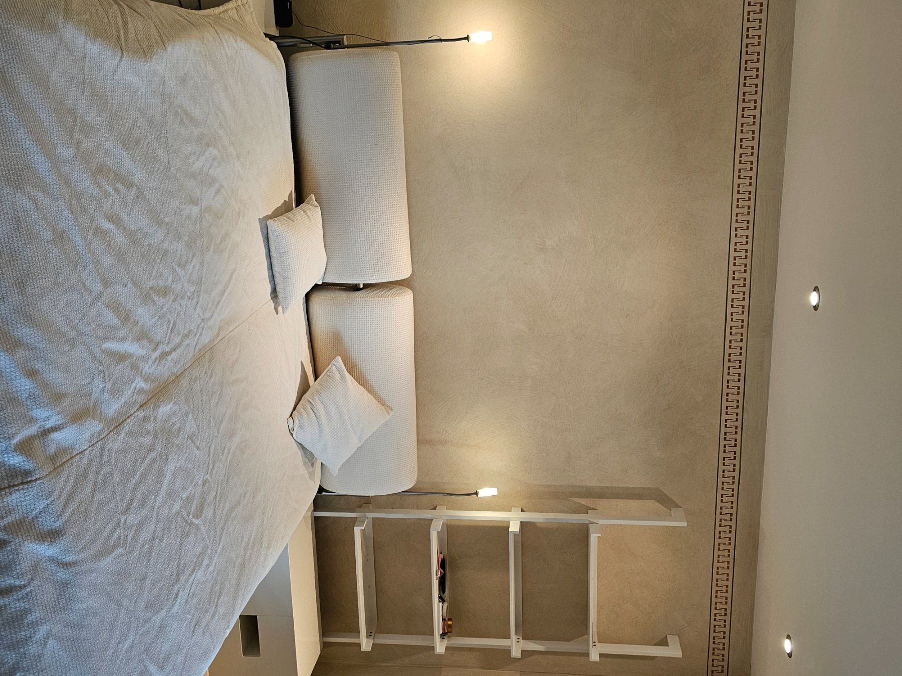 Betten: Bett mit Nachttischen – Gebraucht aus Oberwil-Lieli von MMT01 1