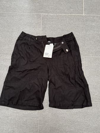 Schwarze H&M Shorts, Grösse 34, neu mit Etikett, Sommer 49