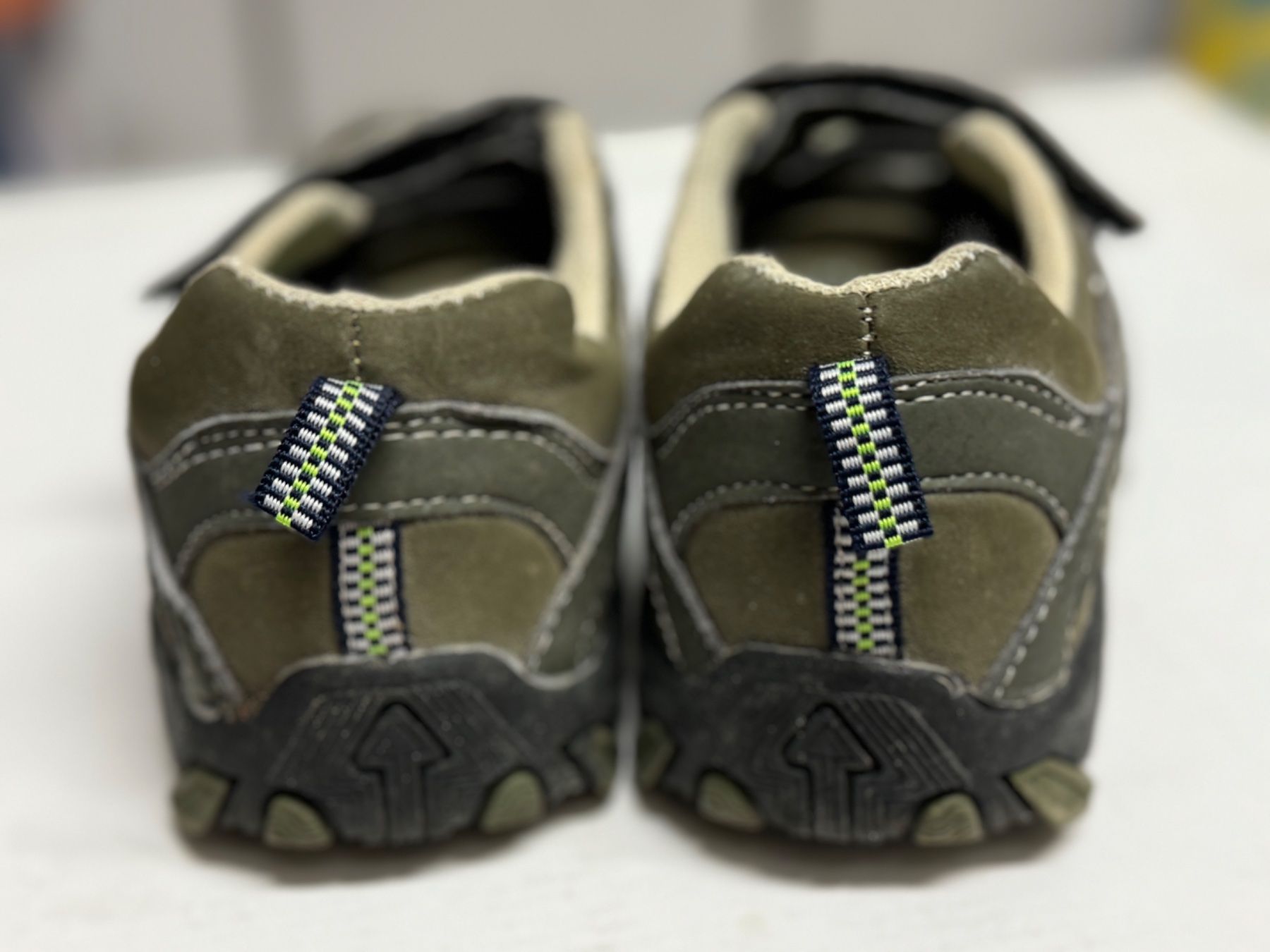 Scarpe per ragazzi: Sneaker für Kinder, Grösse 33 – Usato da Sursee venduto da k12g223 2
